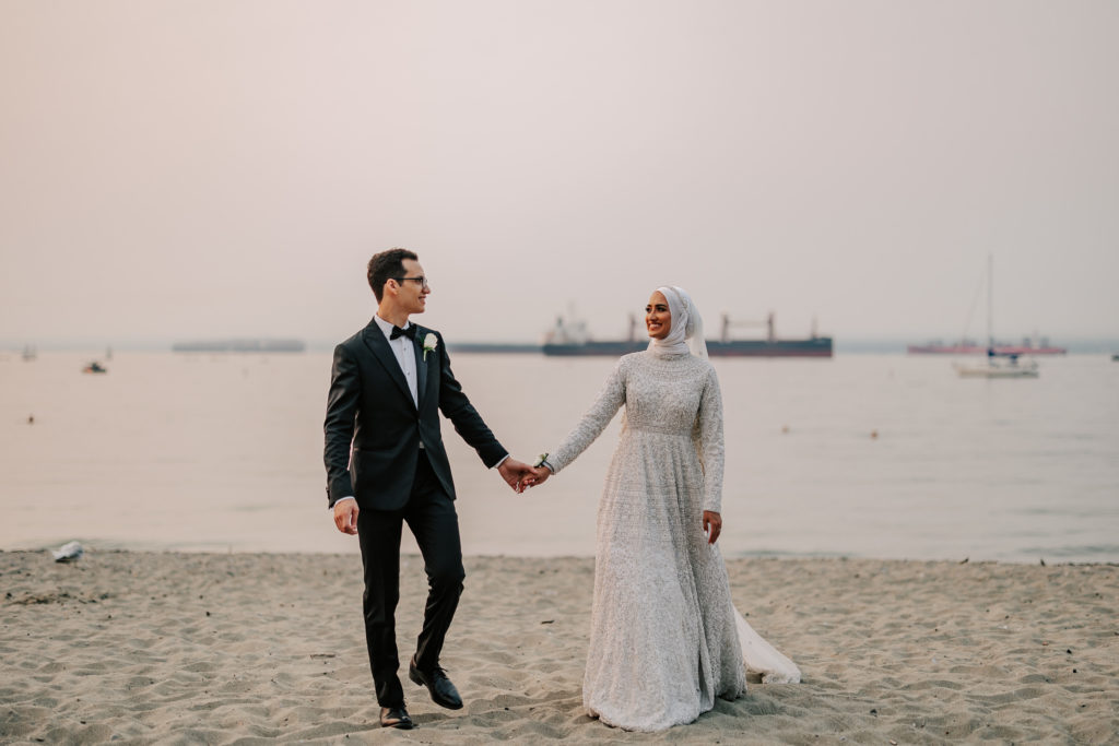 jericho-beach-bride-and-groom