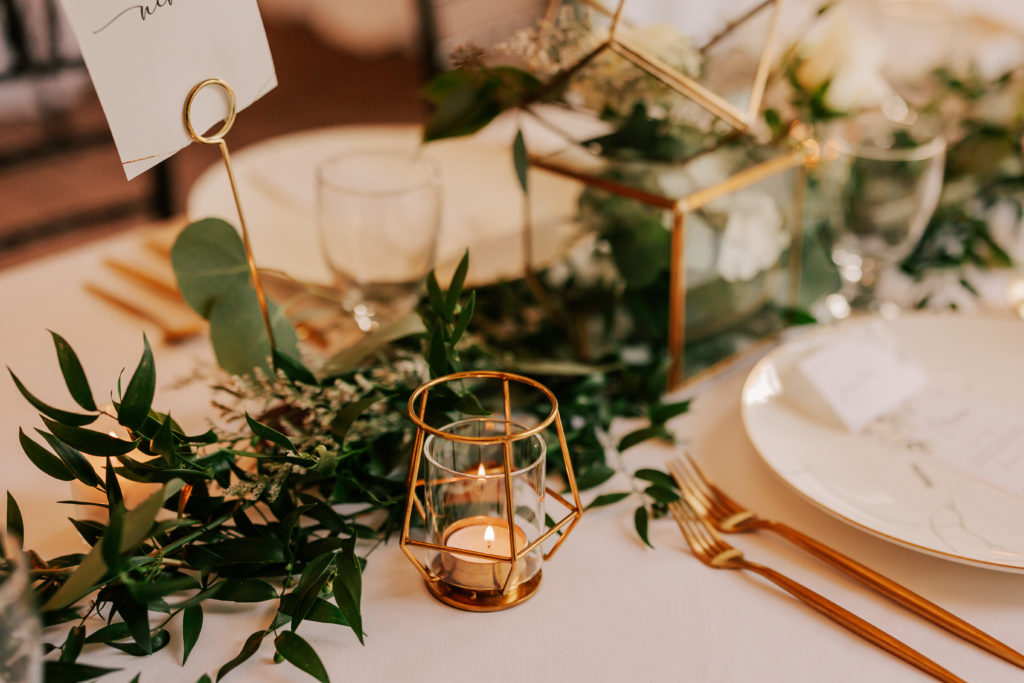 Brock-House-WEdding-Vanue-Table-Settings