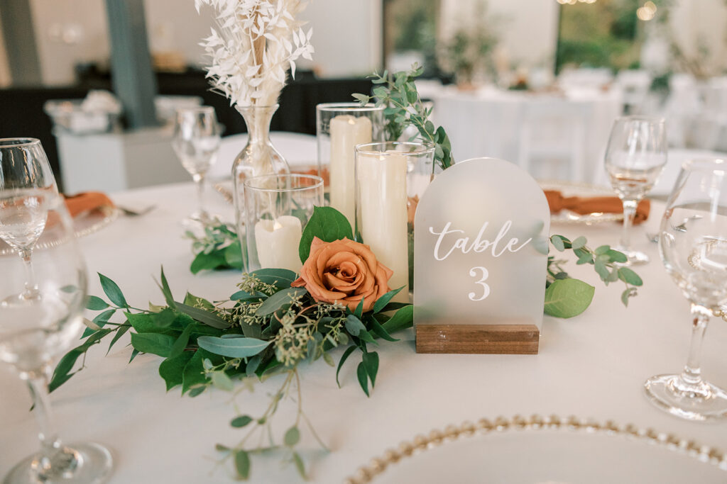 Luxurious set up of tablescape of a Bridlewoods wedding reception